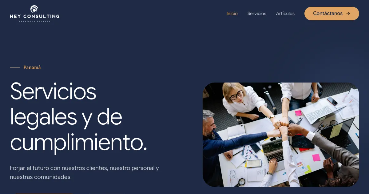 Portada del sitio de Hey Consulting, con el titular «Servicios legales y de cumplimiento»