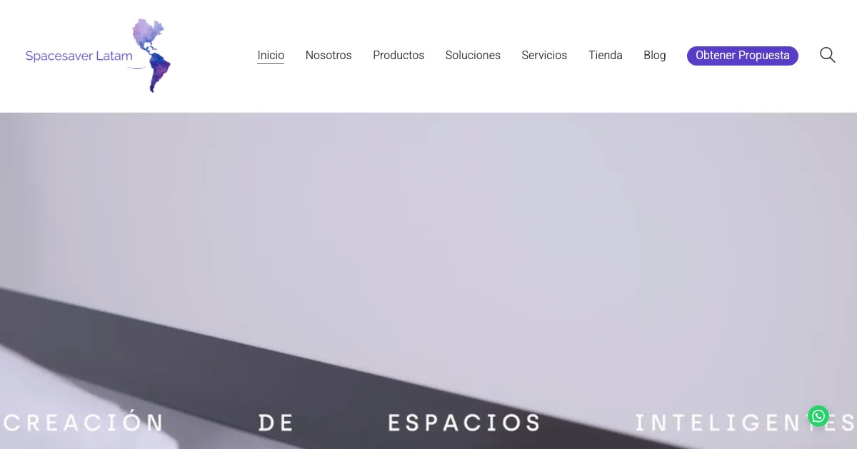 Portada del sitio de Spacesaver Latam, con el menú de productos, soluciones y servicios